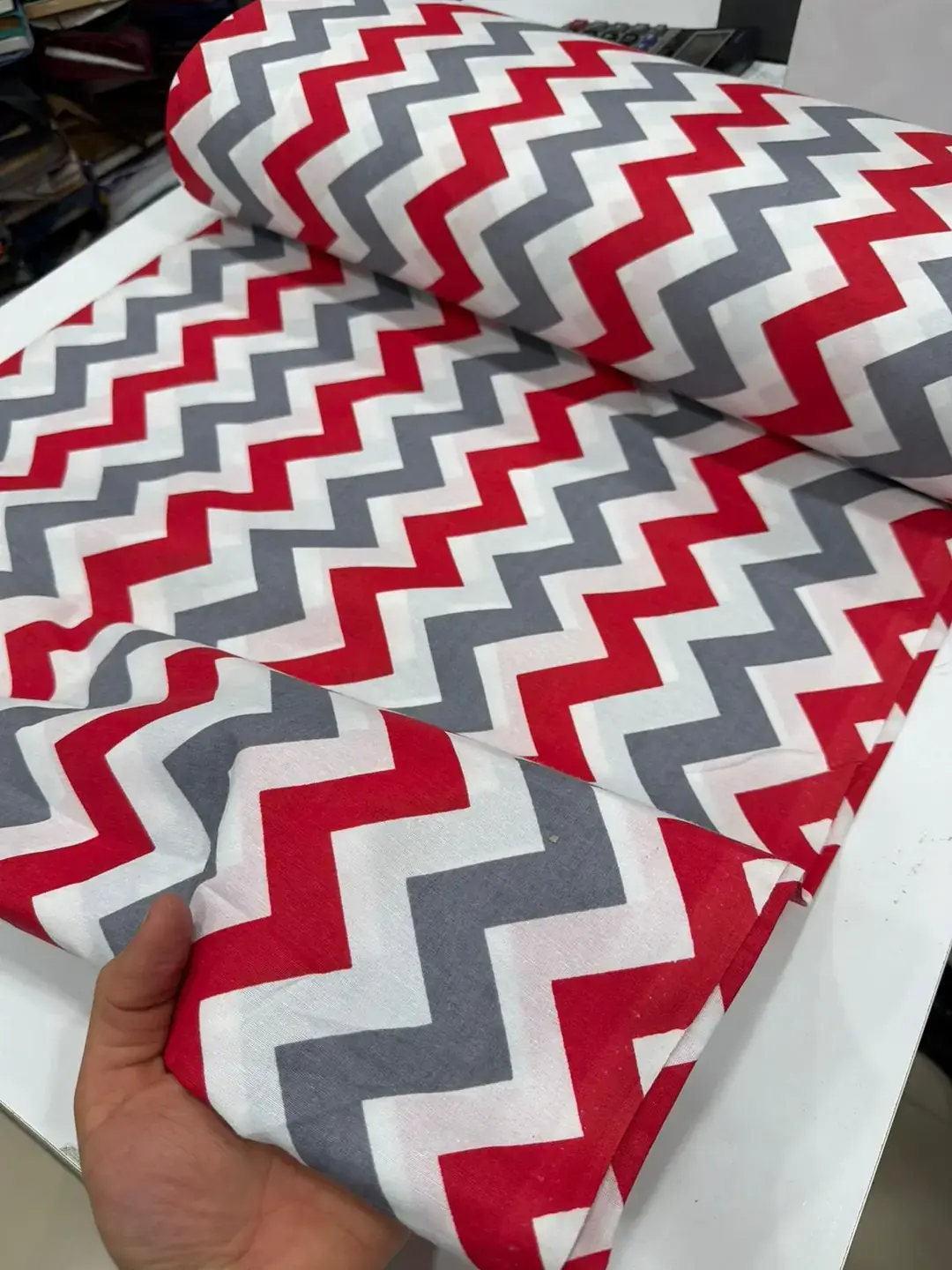Red-Gri Zigzag