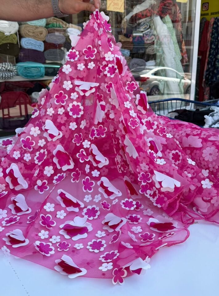 Pembe 3 Boyutlu Dantel